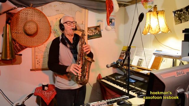 14 Saxophone lessons Clementine смотреть онлайн