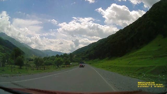 День 3 - едем в Тбилиси. Зема-Млетский спуск - Пасанаури смотреть онлайн