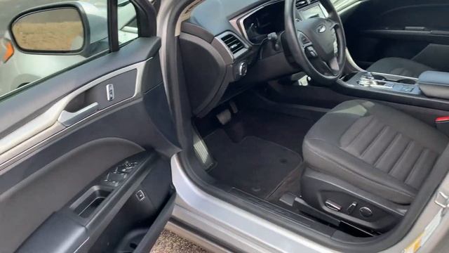 2019 Ford Fusion Hybrid SE смотреть онлайн