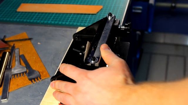 Обзор машинки для утончения кожи. Overview of High-Tech Leather Splitter. смотреть онлайн