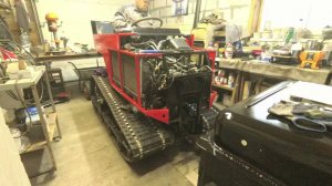 Гусеничный минитрактор Первый запуск и движение