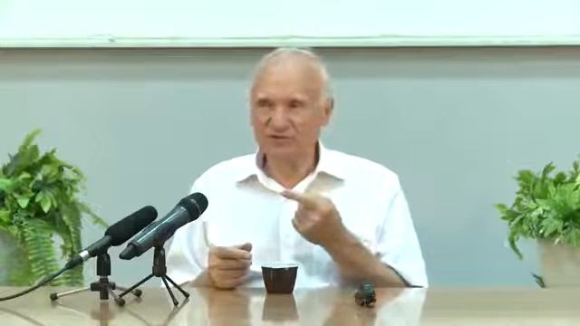 О переводе и замене двух слов в Символе веры Проф. Осипов А. И. смотреть онлайн