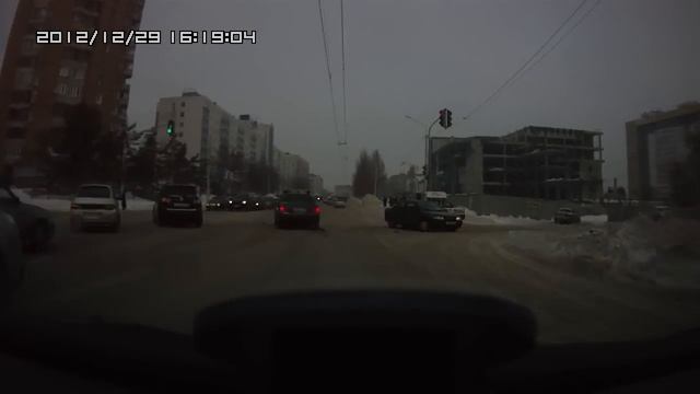 ДТП Уфа Комсомольская 29 12 12 смотреть онлайн