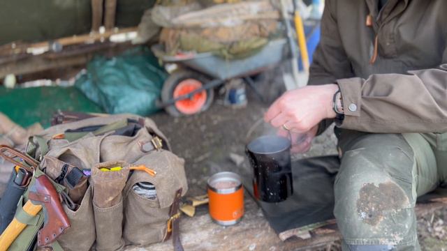 Mess Kit baking - Friars Woods - Bushcraft Essentials Titanium Stove - Frost River Pack - Carving смотреть онлайн