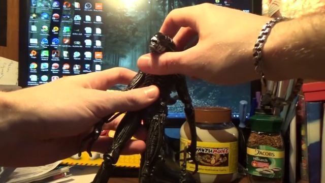Распаковка фигурки Чужого с AliExpress (Xenomorph Warrior)