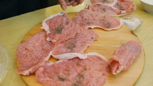 МЯСНЫЕ РУЛЕТИКИ. Свиные рулетики с начинкой. Мясные пальчики. Рецепт. смотреть онлайн