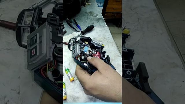 Bosch GLL 2-80 P не работает один лазер смотреть онлайн