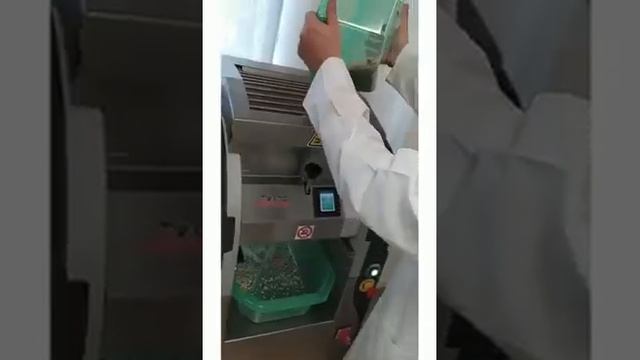 Машина для подрібнення горіхів tekno stamap (Італія ) смотреть онлайн