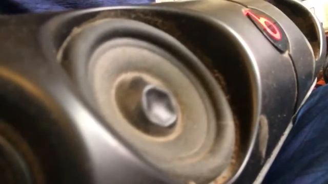 Beats Pill Xl bass test смотреть онлайн