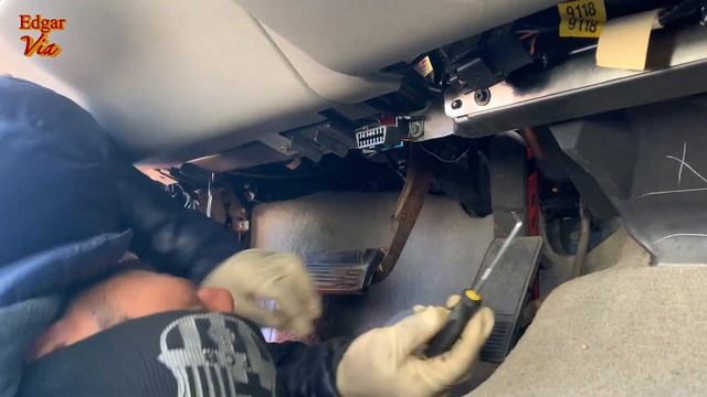 HOW TO REPLACE BLEND DOOR ACTUATOR ( A/C & HEAT) смотреть онлайн