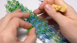 ХАМЕЛЕОН из резинок Rainbow Loom Bands. Урок 439. Как сплести Хамелеона