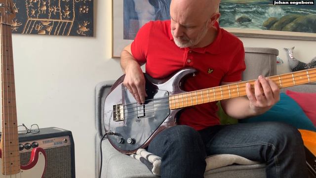 Gibson’s ’P-Bass’ VS Actual P-Bass! - Grabber VS Precision смотреть онлайн