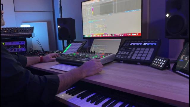 Ambient Drones with Analog Hardware Synths смотреть онлайн