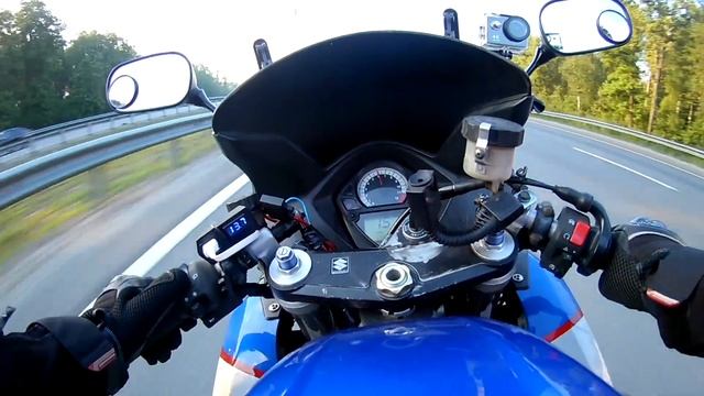 новичок VS литровый спортбайк (Первый раз на литре) suzuki sv 1000 s 250км ч смотреть онлайн