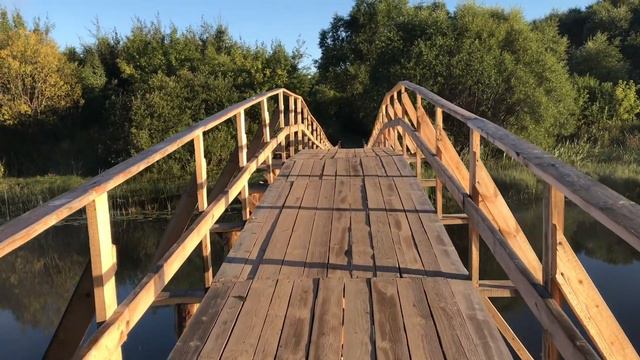 Утро туманное на деревянном мостике смотреть онлайн