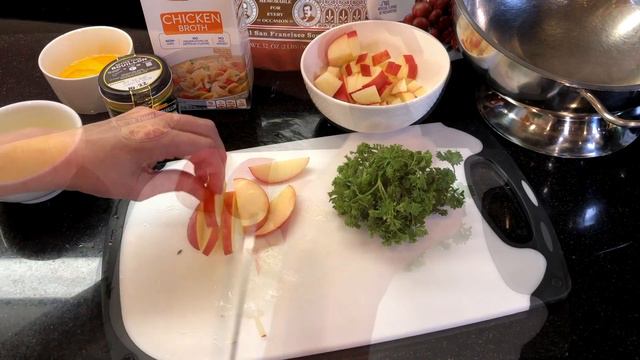 Sage Sausage Stuffing Recipe with Apples and Cranberries | Easy Dinner Recipes | Cooking Up Love смотреть онлайн