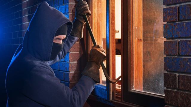 A Christmas Eve Burglary Arnold Bennett смотреть онлайн