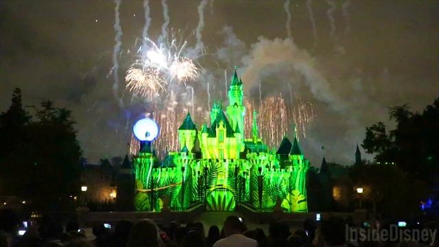 FULL Halloween Screams 2021 Fireworks at Disneyland Park! - Halloween Time at the Disneyland Resort смотреть онлайн