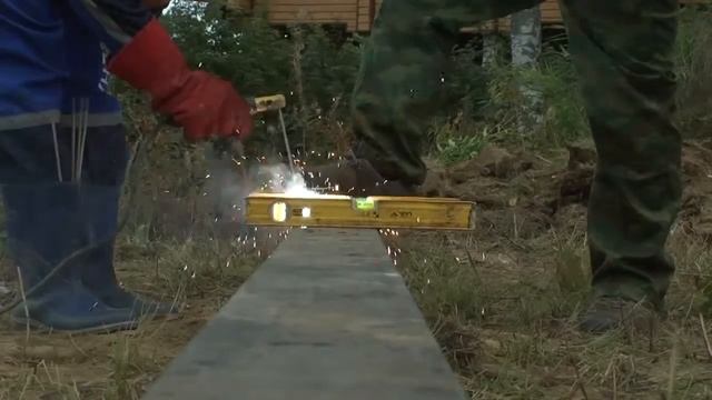 пристройка на винтовых сваях смотреть онлайн