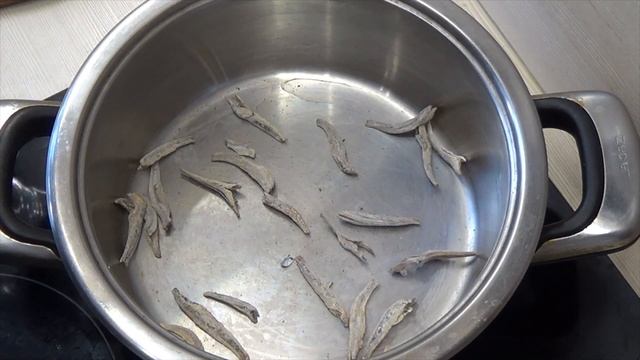 Корейская кухня: Бульон из анчоусов или мёльчи тащима юксу (멸치다시마육수) смотреть онлайн