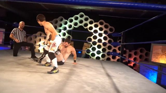 "Tyrannosaurus Flex" Ezekiel James vs "Reborn" Sean Henderson смотреть онлайн