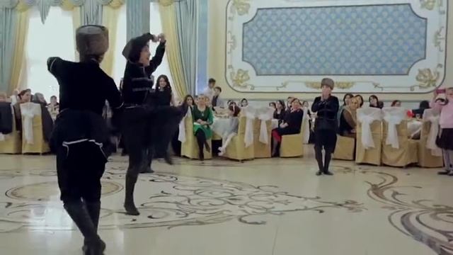 Ансамбль "Сарихум" - Горский танец (Анцух) смотреть онлайн