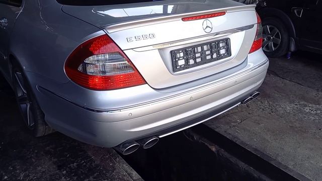 Громкий выхлоп на Мерседес w211 5.5 смотреть онлайн