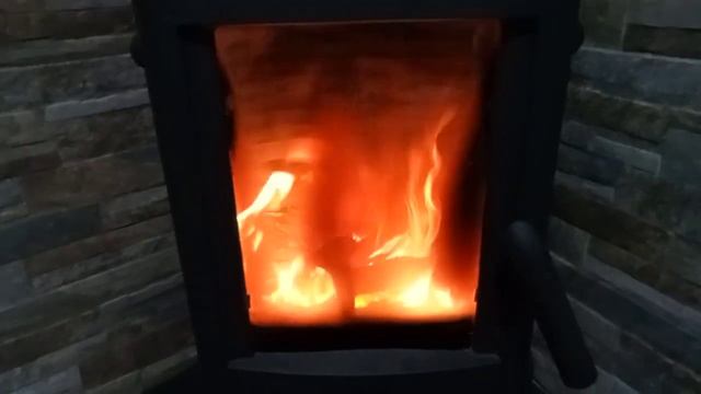 Estufa Leña Invicta Remilly Doble combustión. смотреть онлайн