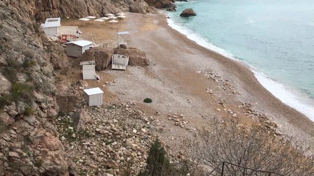 Спуск к красивому и упрятанному пляжу «Васили». За сколько минут спустимся? смотреть онлайн