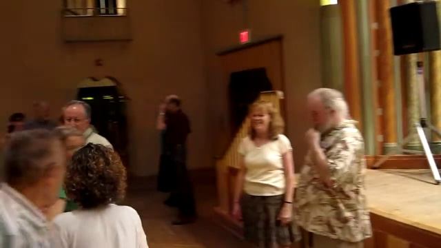 "Orion" at Glen Echo, MD Contradance 2012-03-16 (1 of 2) / CALLER: Eric Black смотреть онлайн