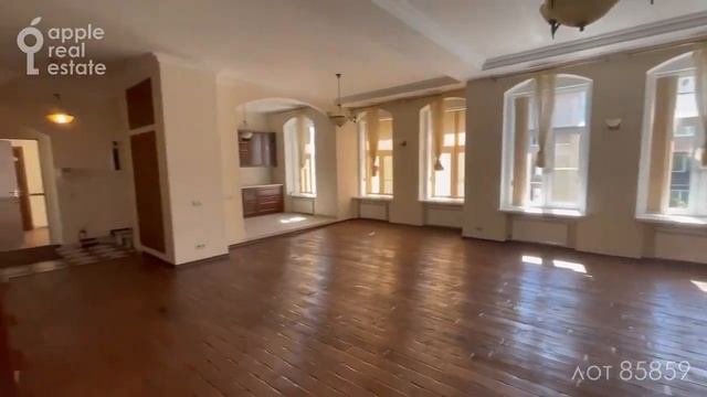 Аренда мансардной квартиры в двух уровнях площадью 215 кв.м на Патриках смотреть онлайн