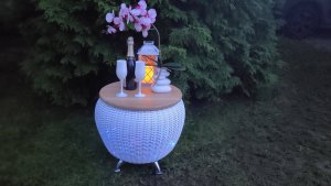 Стол из ротанга