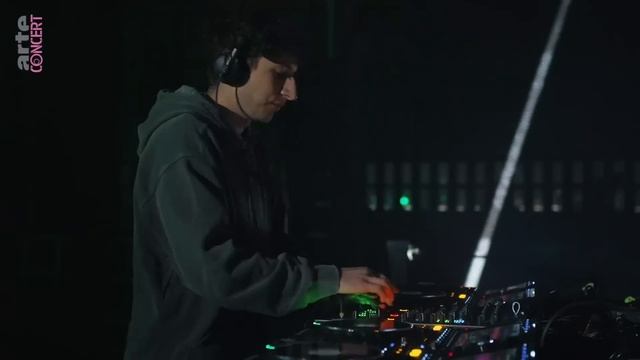 Ben Klock // Fadi Mohem // Nathalie Seres - TXL Berlin Recordings Chapter 5 - ARTE Concert смотреть онлайн