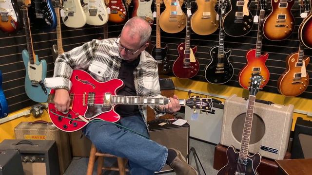 A 1980 Gibson ES-355TDC смотреть онлайн