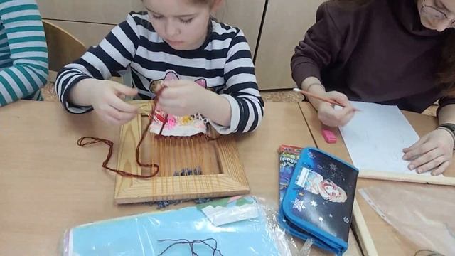 Видеопрезентация деятельности Народной студии декоративно-прикладного творчества "Гобелен" смотреть онлайн