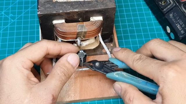 How to make a 12v 100AH charger from a microwave transformer, creative prodigy #92 смотреть онлайн