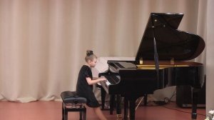 Леопольд Моцарт - Менуэт. Исп. Потапова Ксения, 1 класс