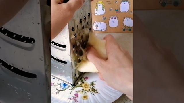 Оладьи на кефире с грушей смотреть онлайн