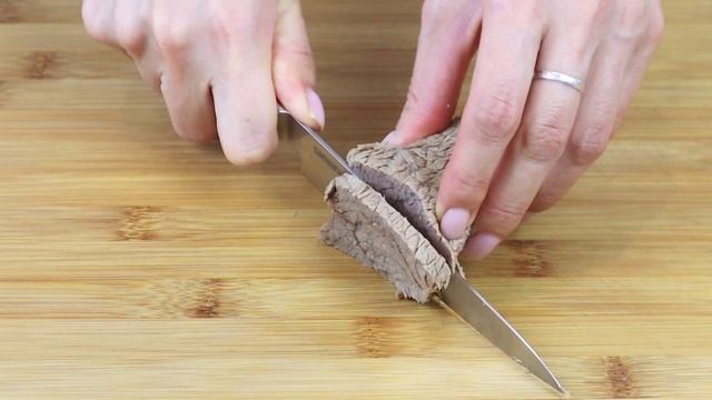 Салат с говядиной и овощами. Очень вкусный ПП салат. Правильное питание/ Salad with beef. Eng sub смотреть онлайн