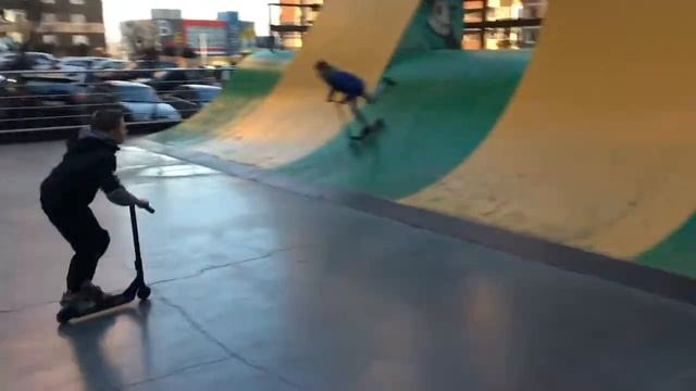 Амбрелла на самокате смотреть онлайн