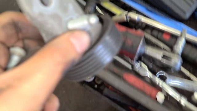 2012 - 2015 Volkswagen Passat How to replace the Alternator смотреть онлайн