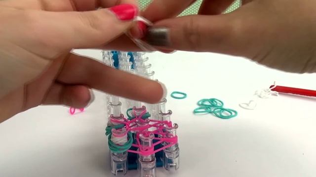 Брелок из резинок весенний цветок на станке Rainbow Loom смотреть онлайн