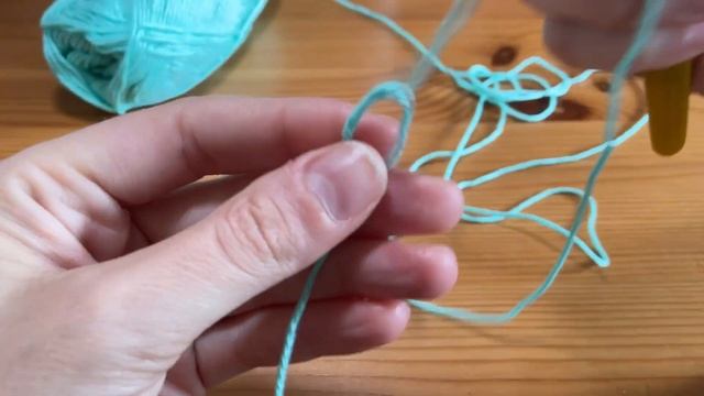 CROCHET BASICS - MAGIC RING/CIRCLE SIMPLE HOW TO смотреть онлайн