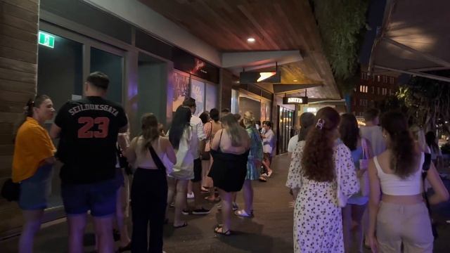 Sydney Australia [4K Night Walk] Nightlife Events in Bondi Beach, Sydney December Summer Tour смотреть онлайн