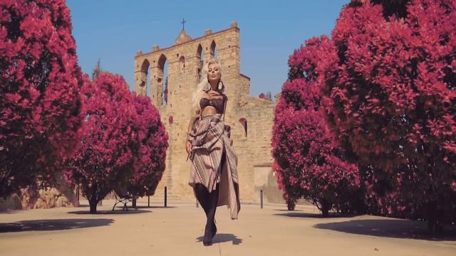 Andrea Ft. Mario Joy - Miss California (Official Video)