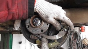 Лада Гранта замена задних тормозных колодок