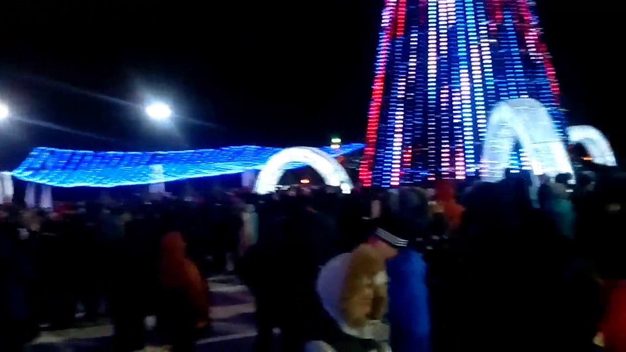 Новый год на площади ленина. Салют смотреть онлайн