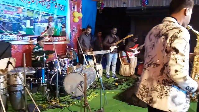 Dil me aag lagaye..Joy Hazra with Metronome Boys смотреть онлайн