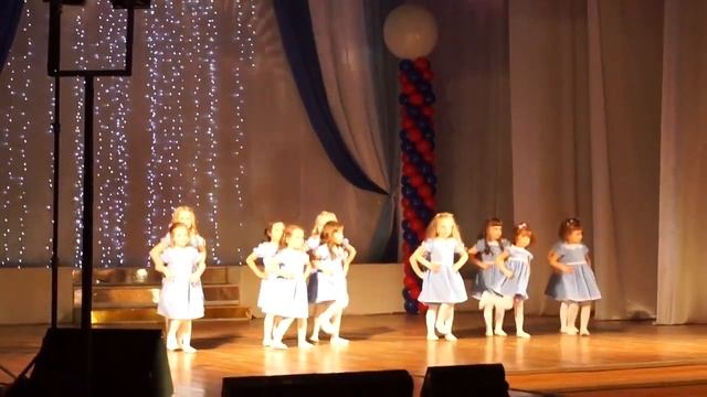 Танец «Капельки». Возрастная группа 4-5 лет. смотреть онлайн