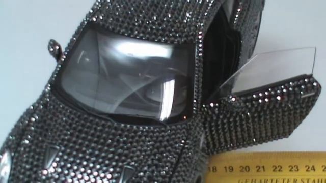 Инкрустация Swarovski автомобиля NISSAN GT- R (Масштаб: 1/18) смотреть онлайн